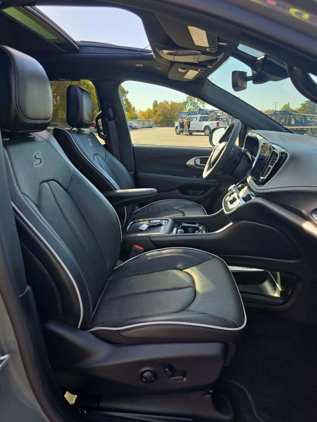 2025 Chrysler Pacifica Limited FWD