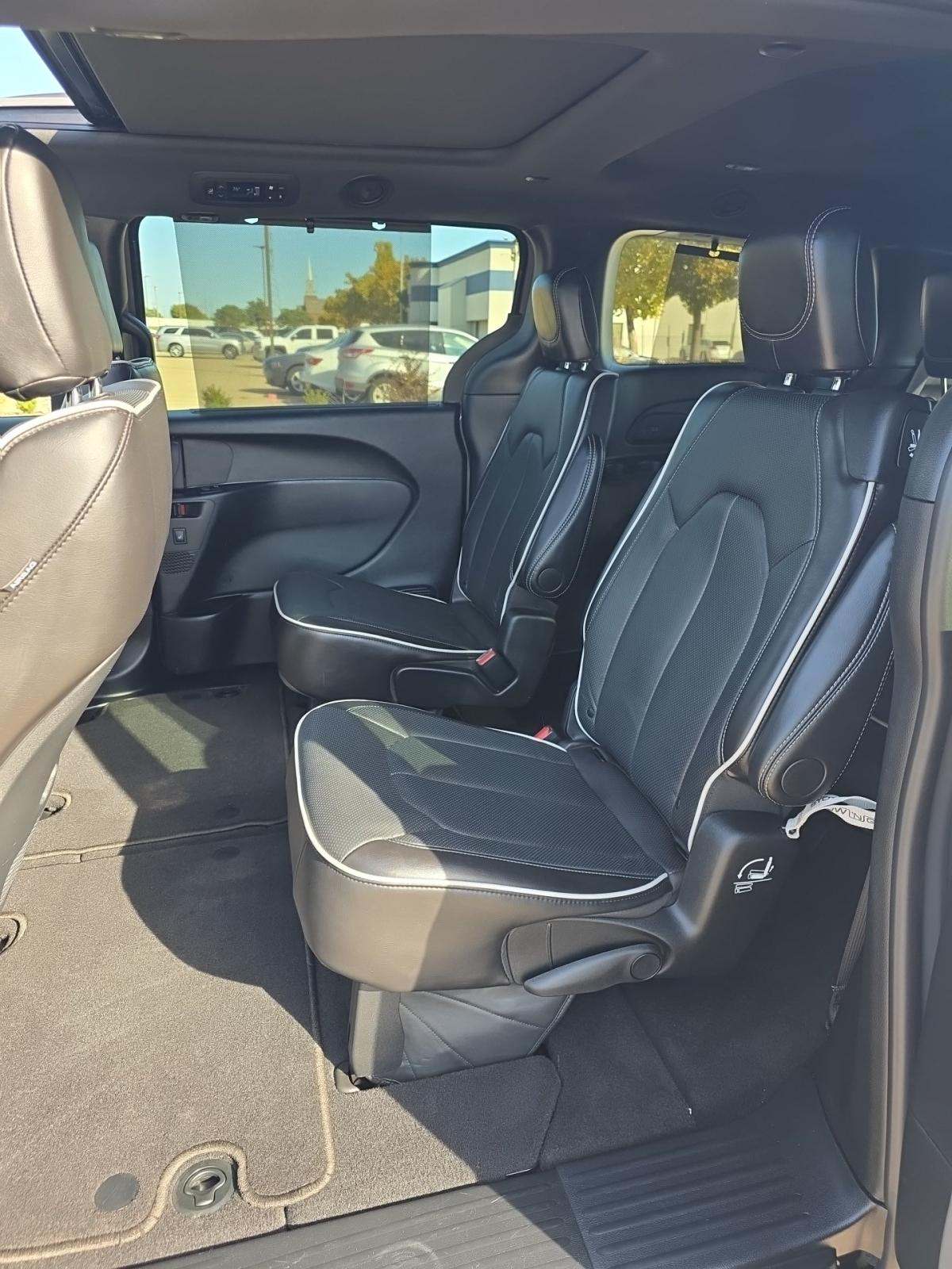 2025 Chrysler Pacifica Limited FWD