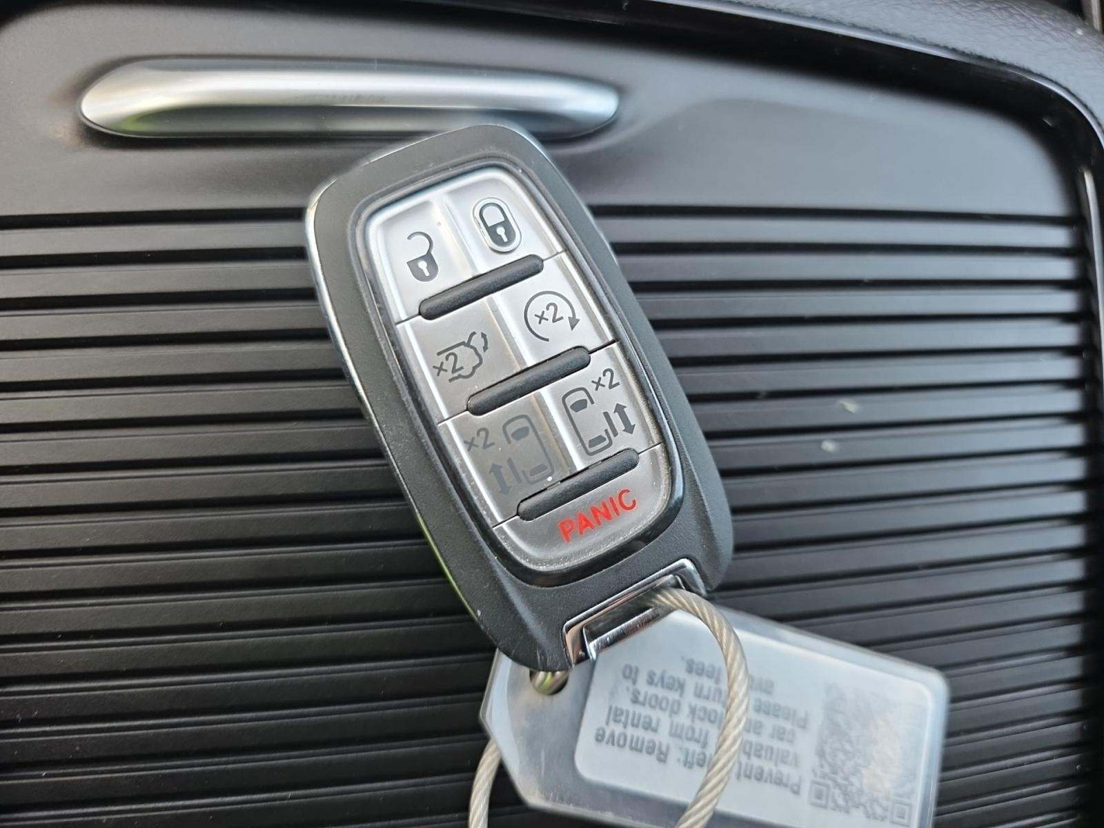 2025 Chrysler Pacifica Limited FWD