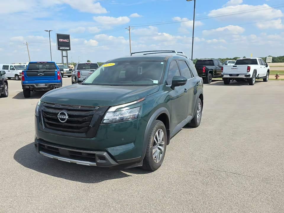 2023 Nissan Pathfinder SL AWD