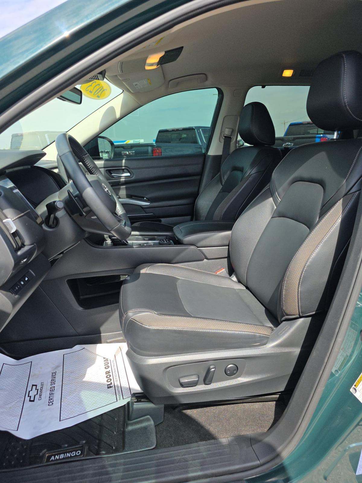 2023 Nissan Pathfinder SL AWD