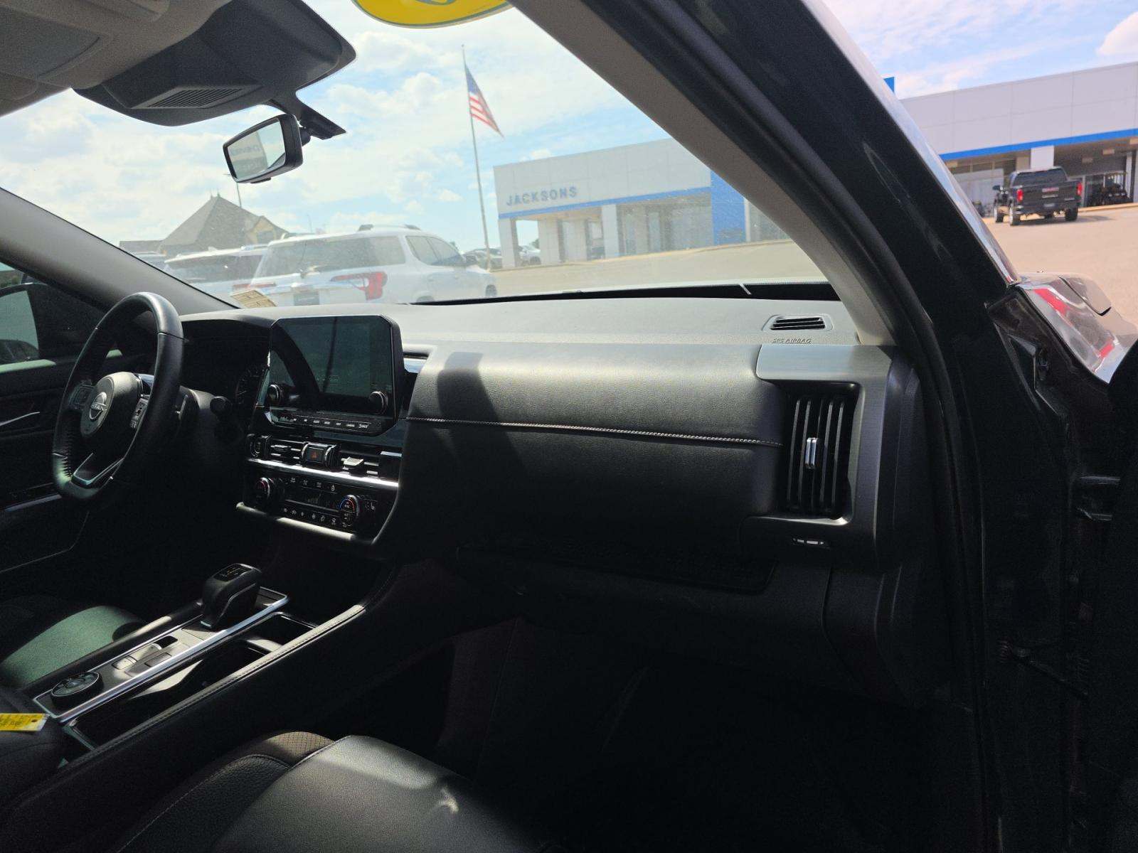 2023 Nissan Pathfinder SL AWD