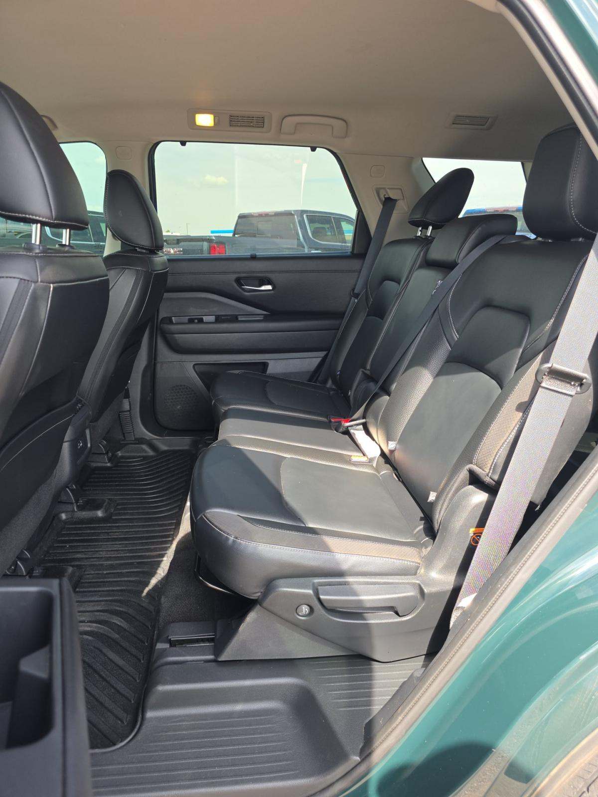 2023 Nissan Pathfinder SL AWD