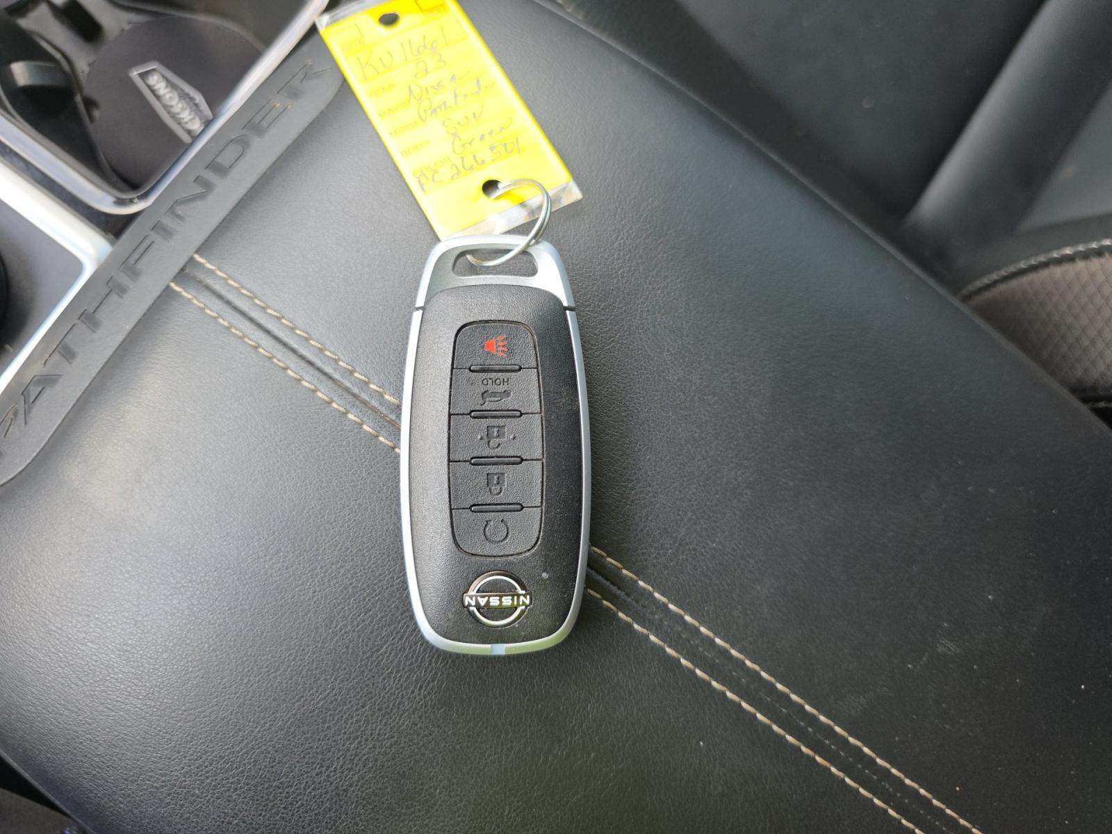 2023 Nissan Pathfinder SL AWD