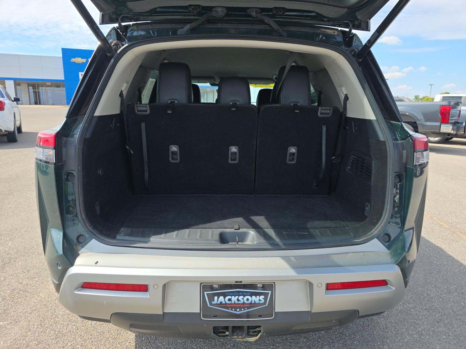 2023 Nissan Pathfinder SL AWD