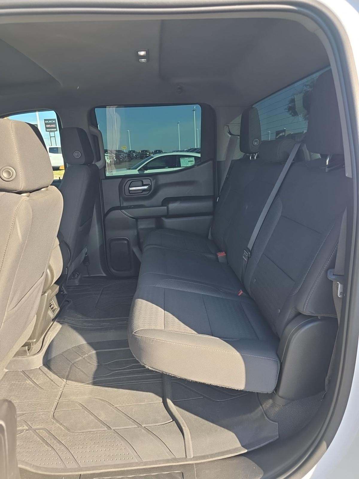 2022 Chevrolet Silverado 1500 Custom RWD