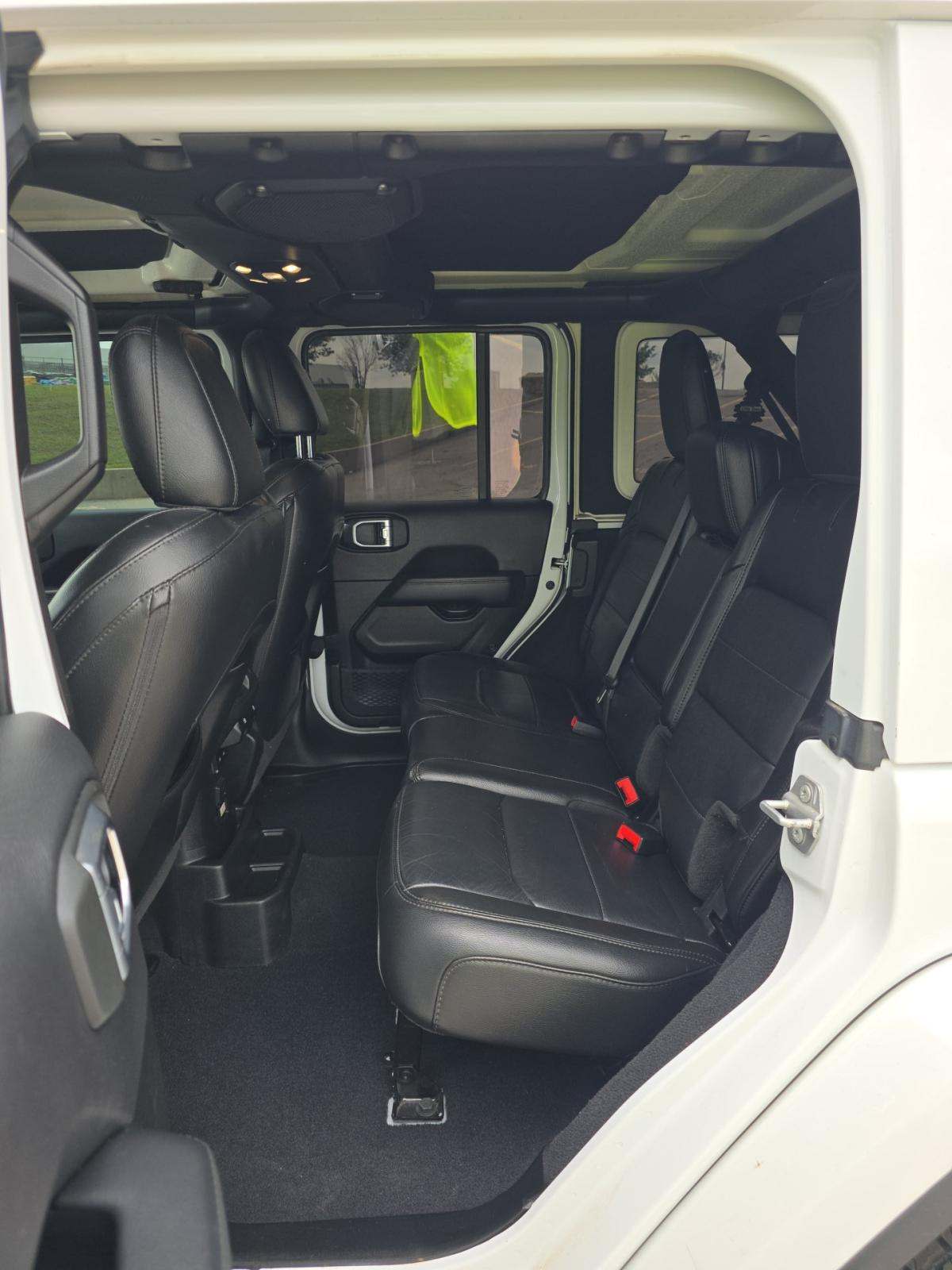 JEEP UNLIMITED SAHARA ALTITUDE EDITION - 9