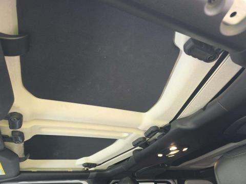 JEEP UNLIMITED SAHARA ALTITUDE EDITION - 7