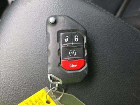 JEEP UNLIMITED SAHARA ALTITUDE EDITION - 4