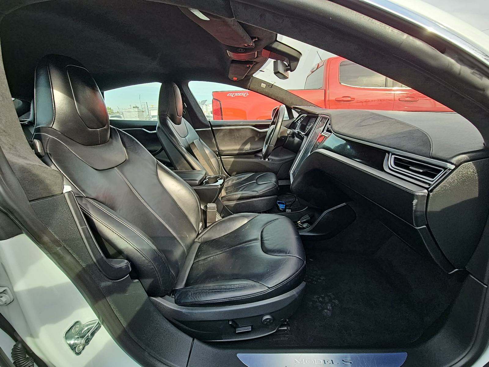 2015 Tesla Model S 85 RWD