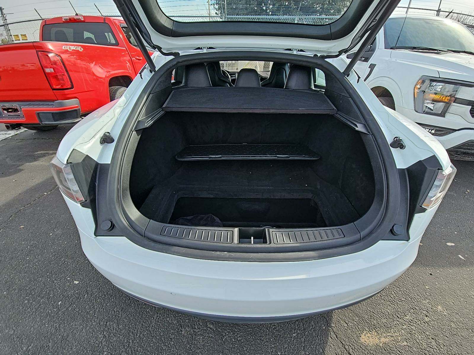 2015 Tesla Model S 85 RWD