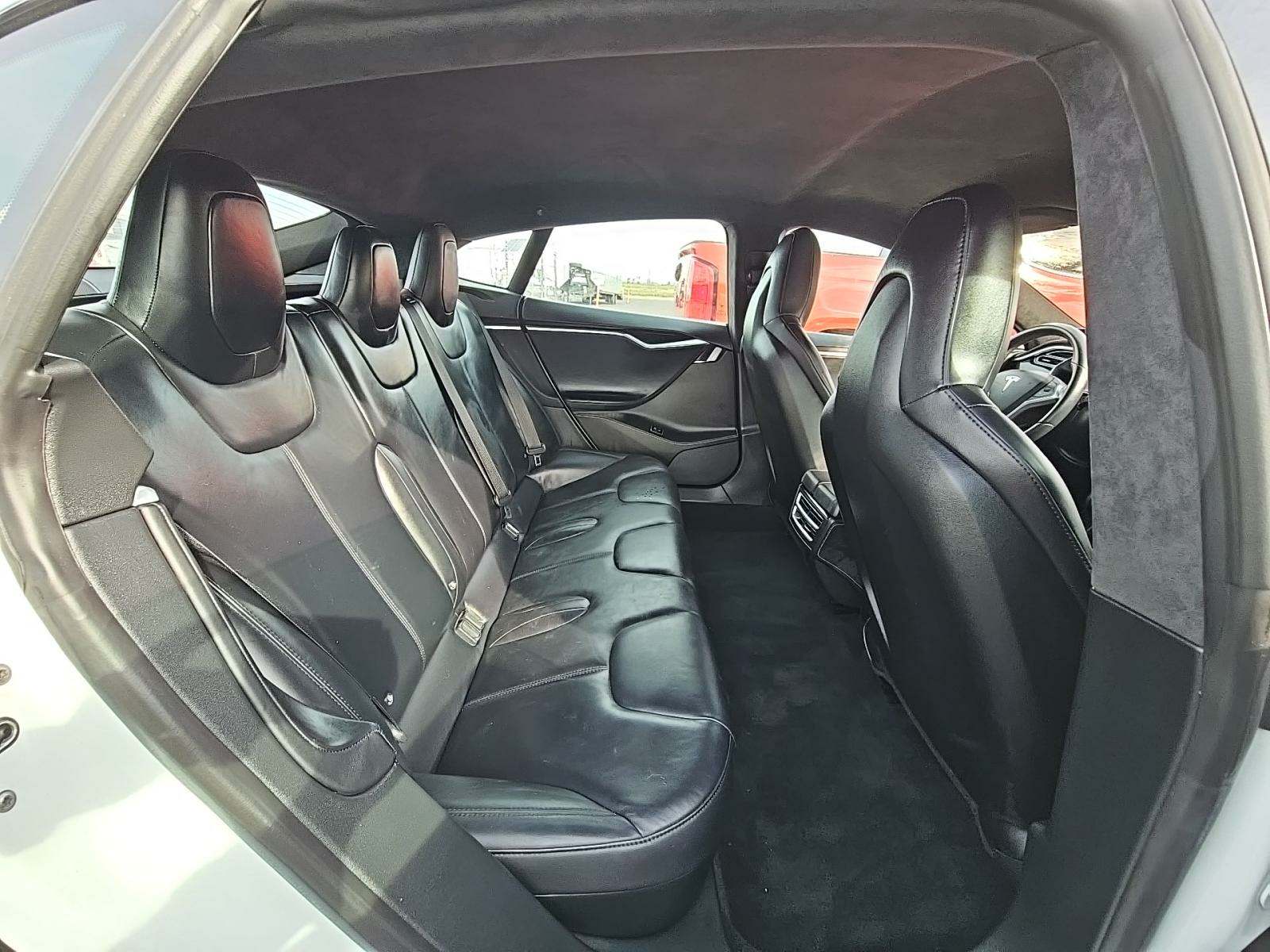 2015 Tesla Model S 85 RWD