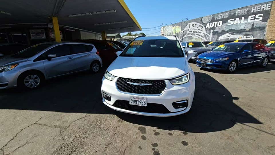 2022 Chrysler Pacifica Touring L 121.6