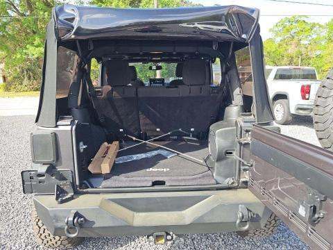 JEEP UNLIMITED SAHARA - 10