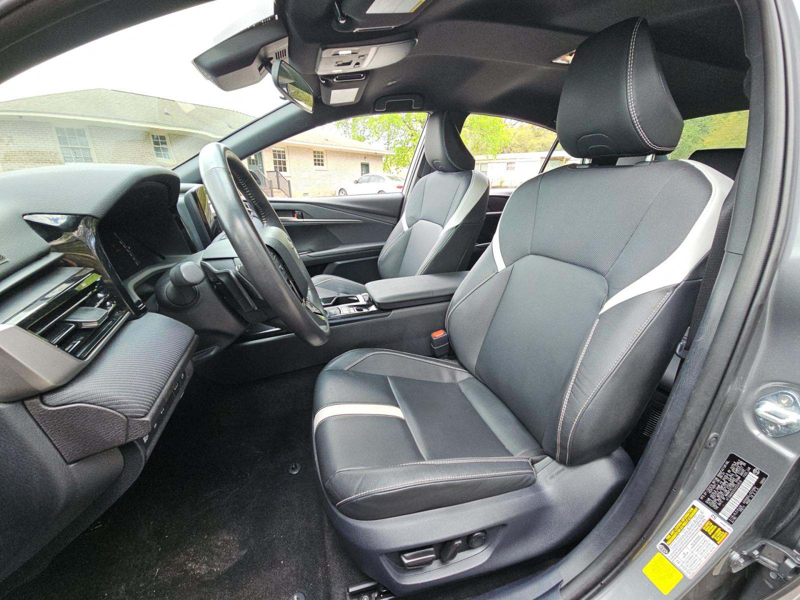 2025 Toyota Camry SE FWD