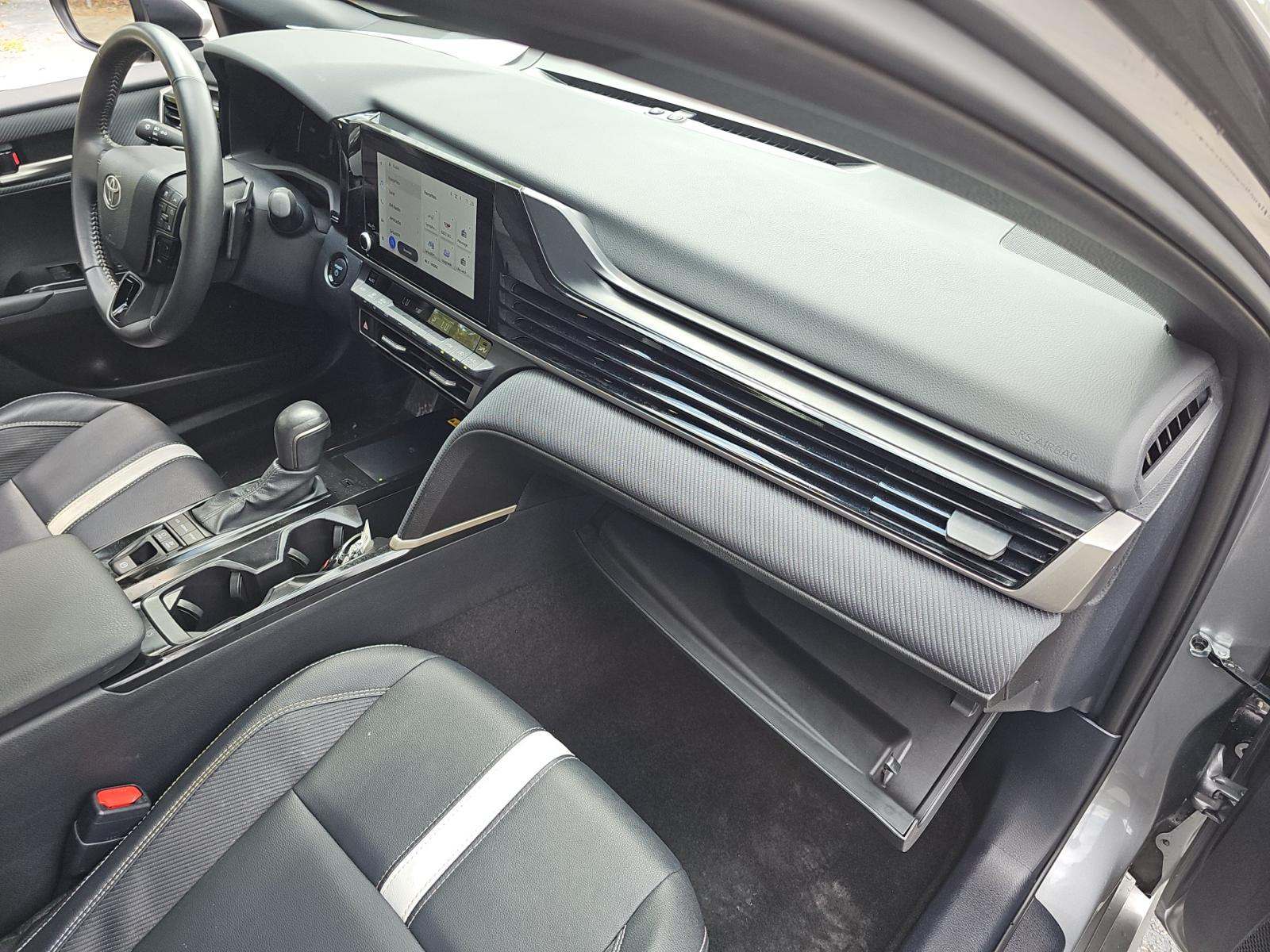 2025 Toyota Camry SE FWD