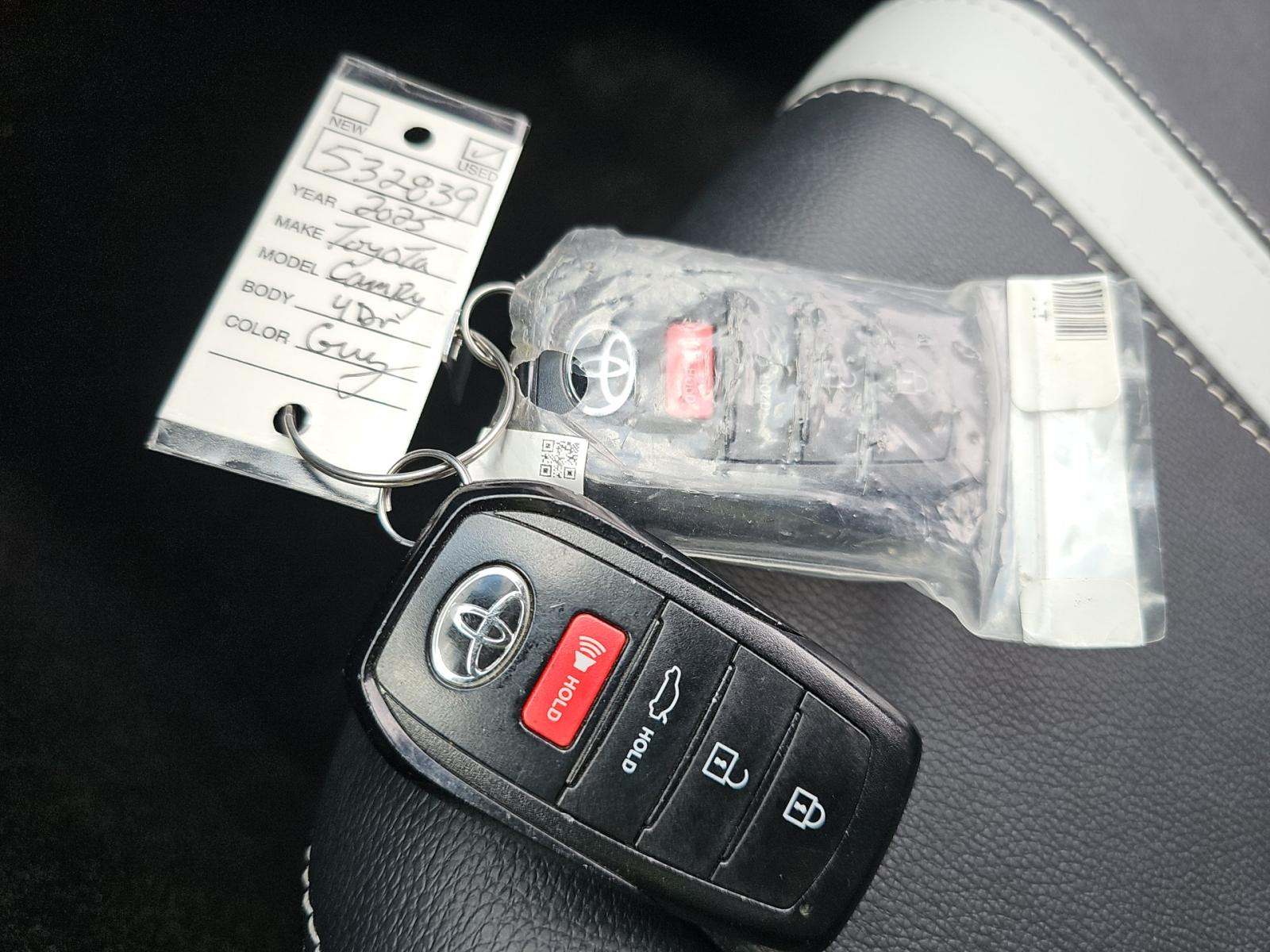 2025 Toyota Camry SE FWD