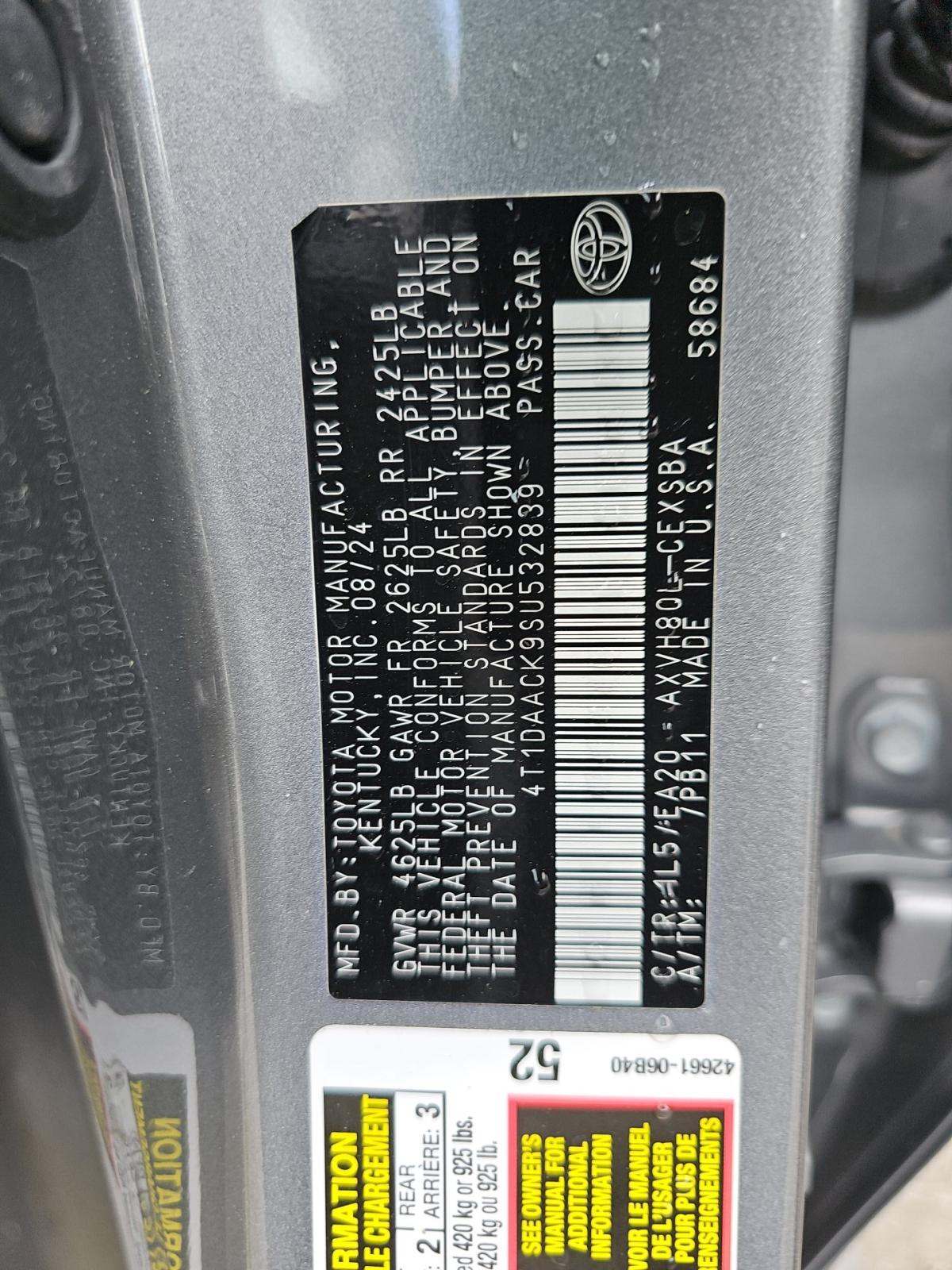 2025 Toyota Camry SE FWD