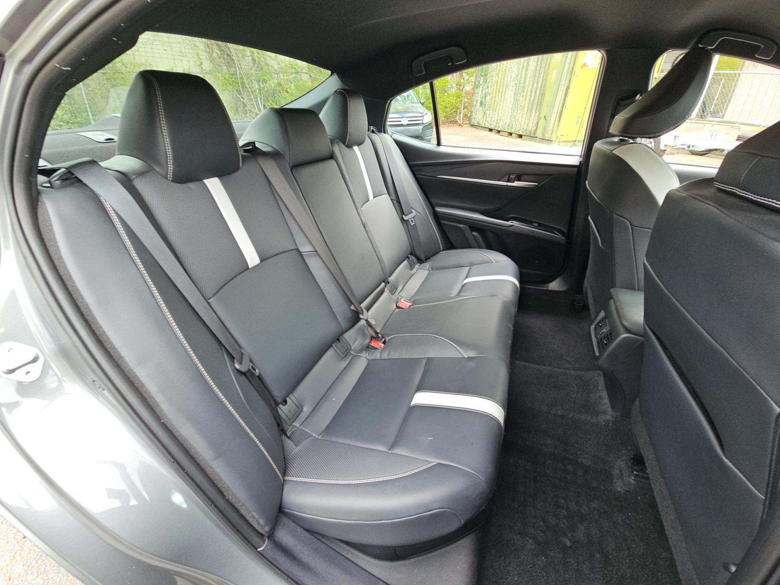 2025 Toyota Camry SE FWD