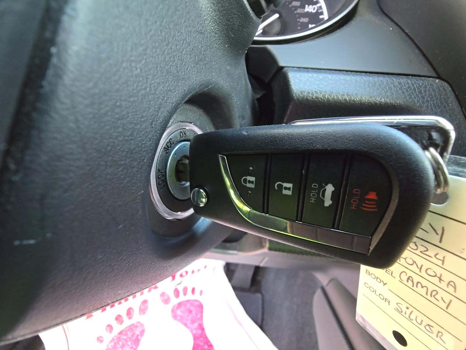 2024 Toyota Camry SE FWD