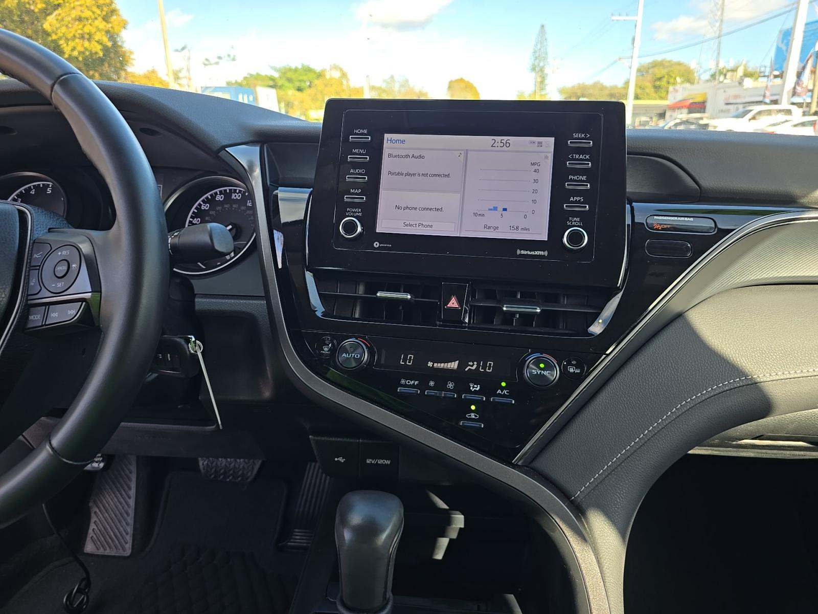 2024 Toyota Camry SE FWD