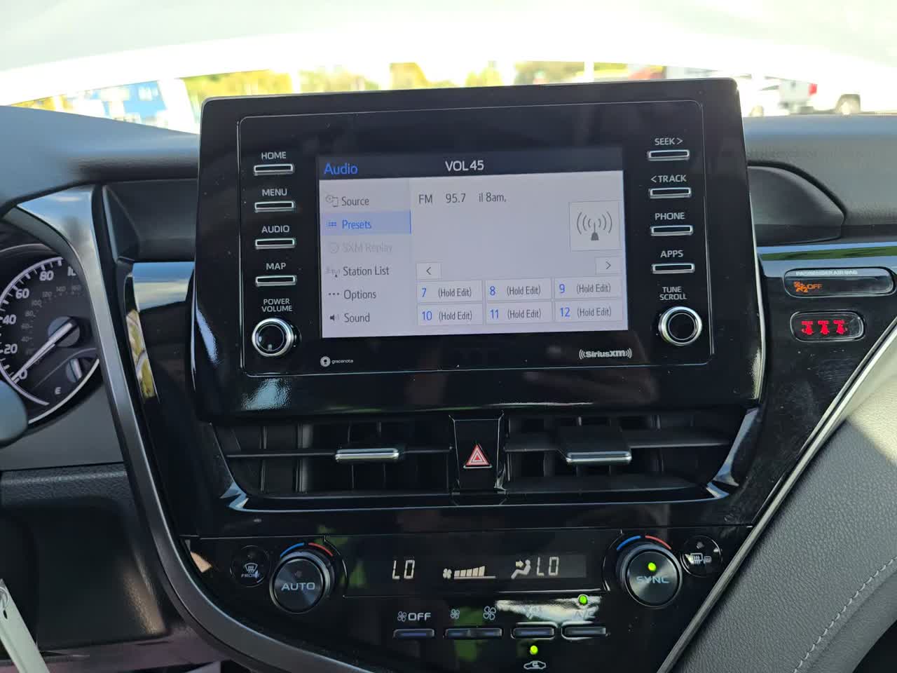 2024 Toyota Camry SE FWD