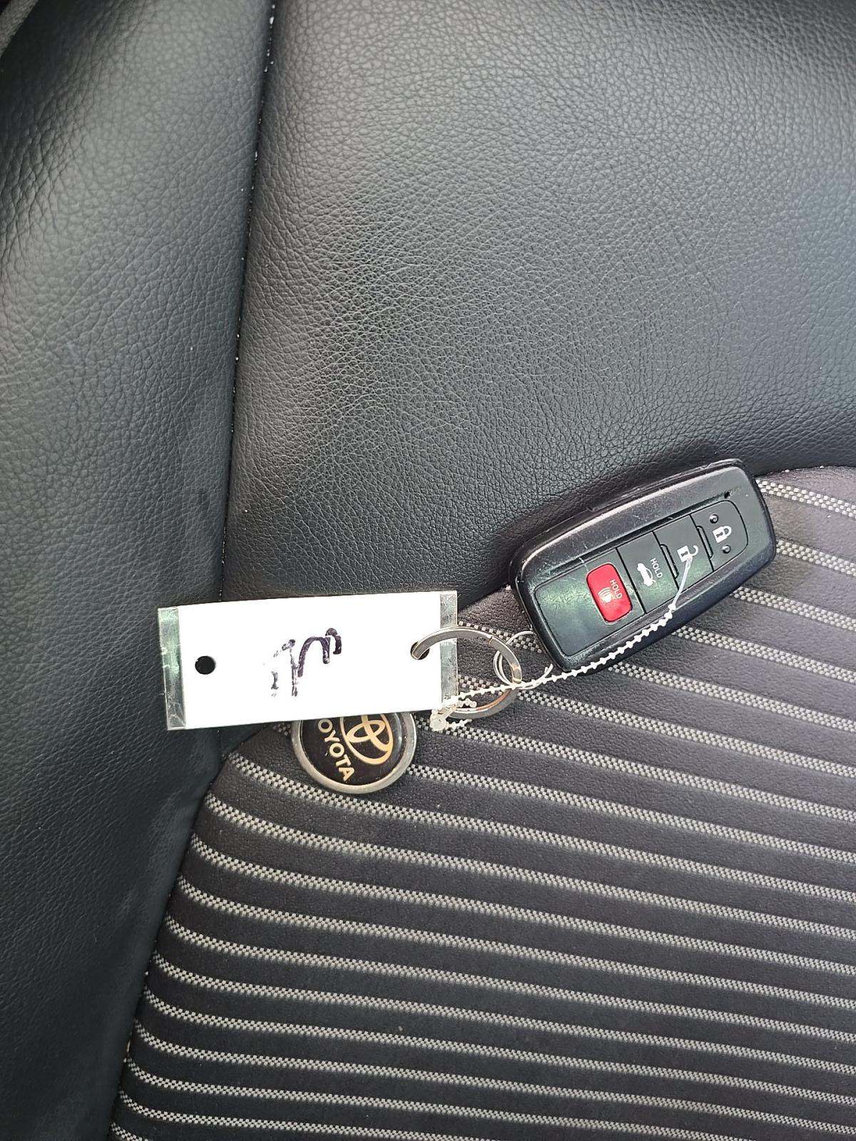 2024 Toyota Camry SE FWD