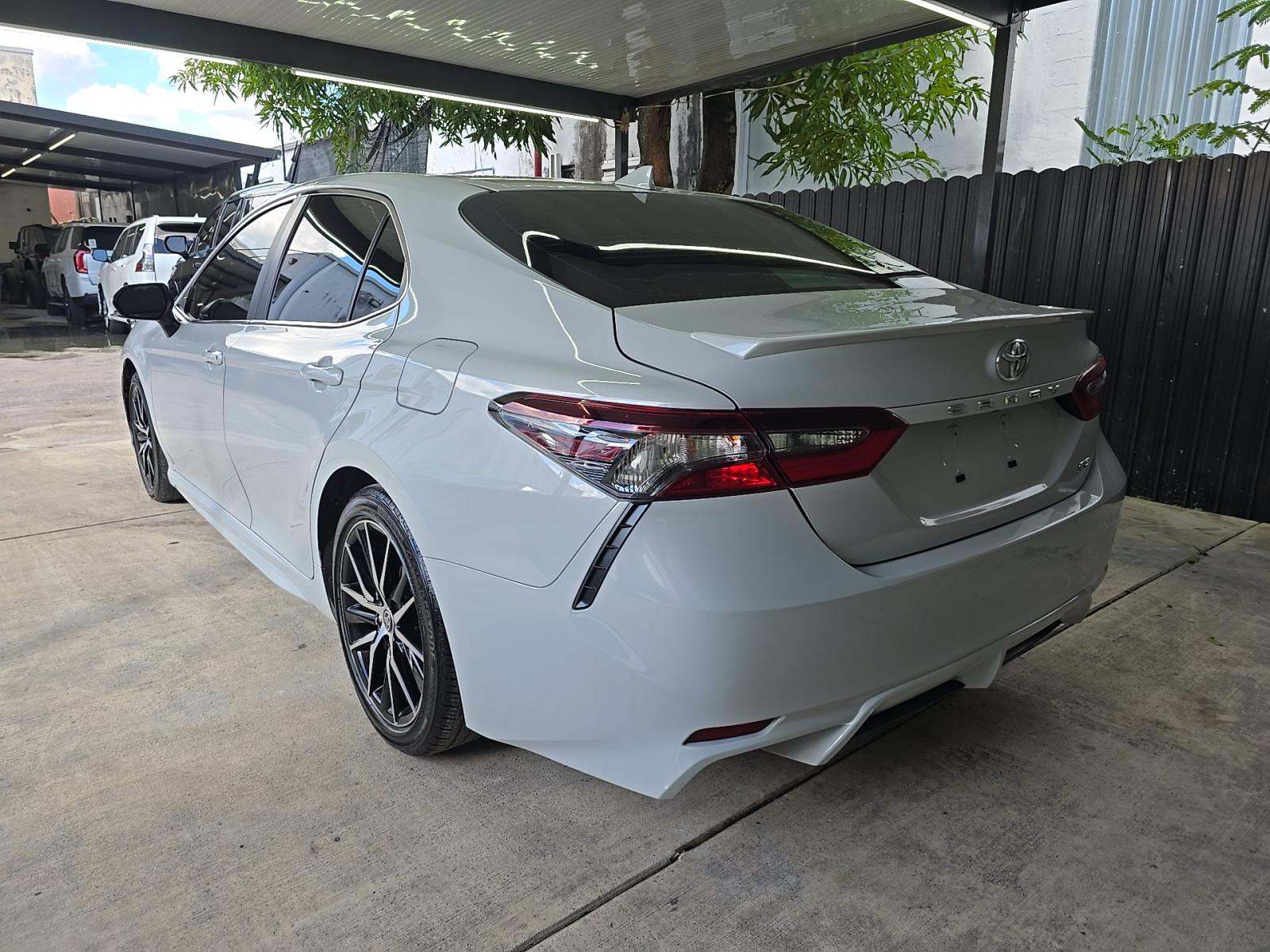 2024 Toyota Camry SE FWD