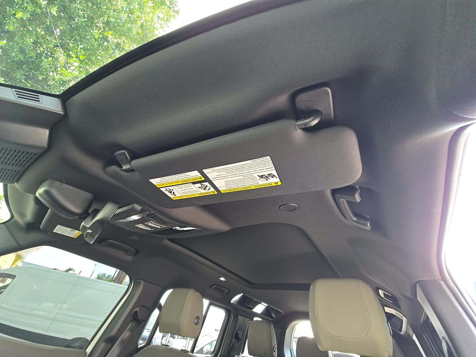 2024 Land Rover Defender 110 X-Dynamic SE AWD