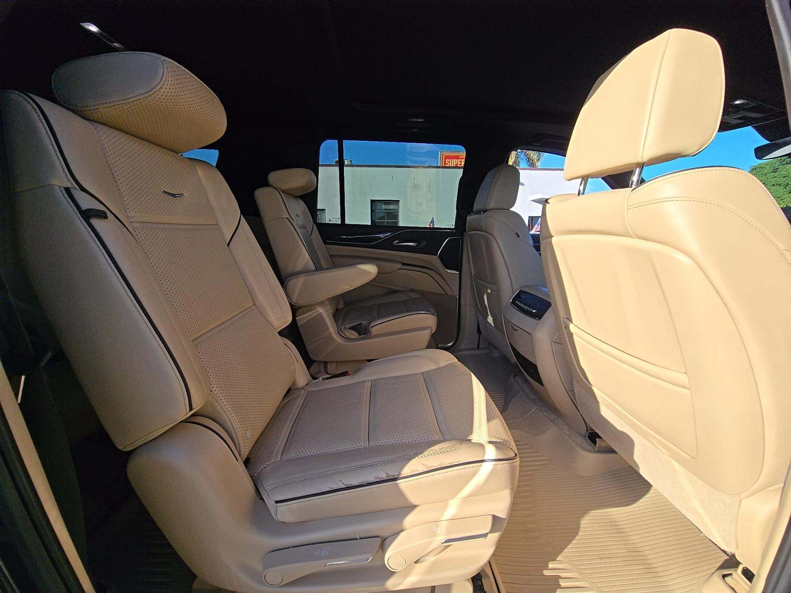 2023 Cadillac Escalade ESV Premium Luxury AWD