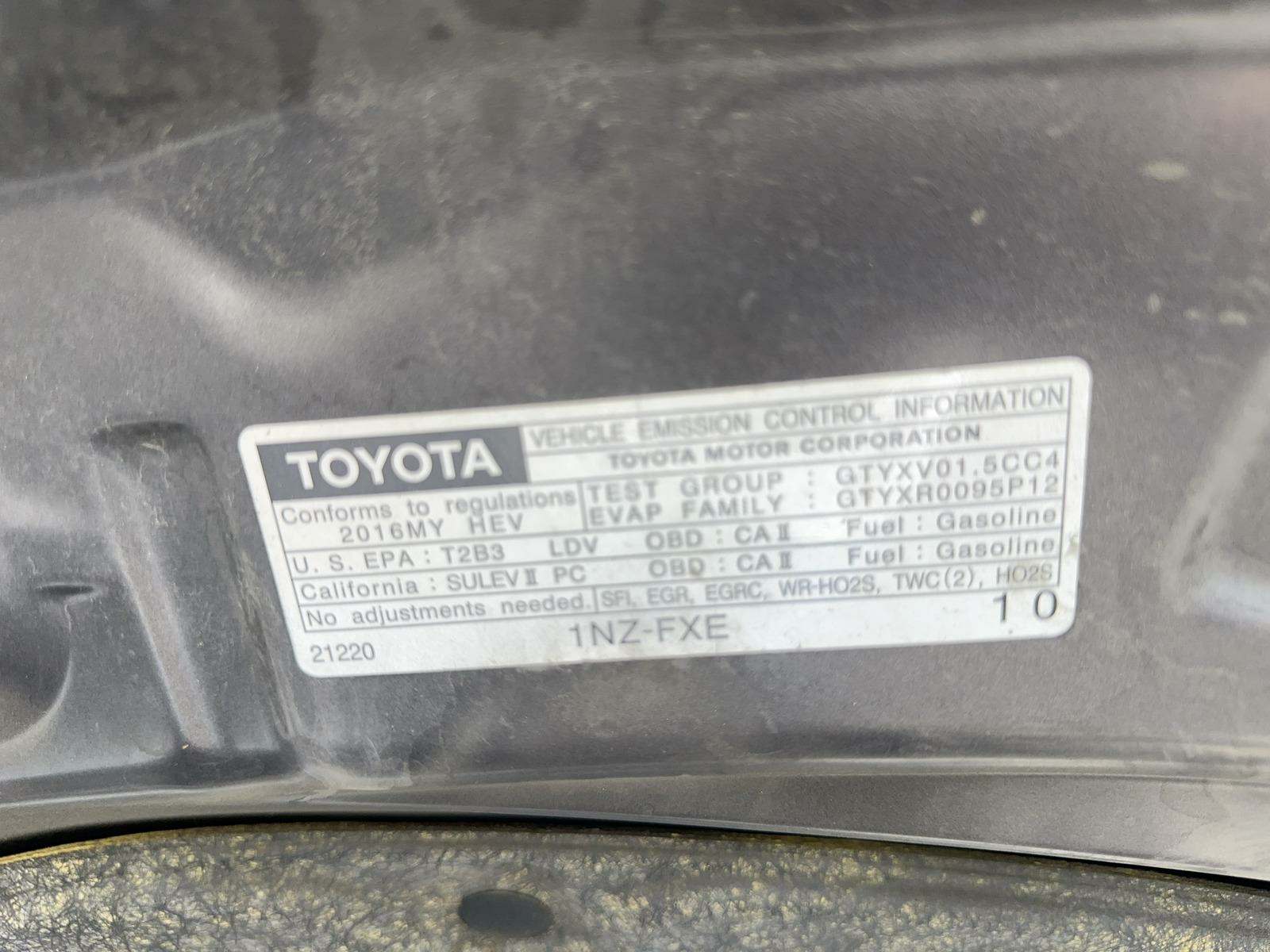 2016 Toyota Prius c Three FWD