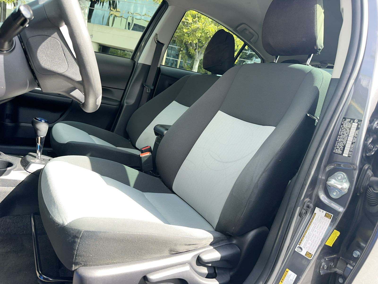 2016 Toyota Prius c Three FWD