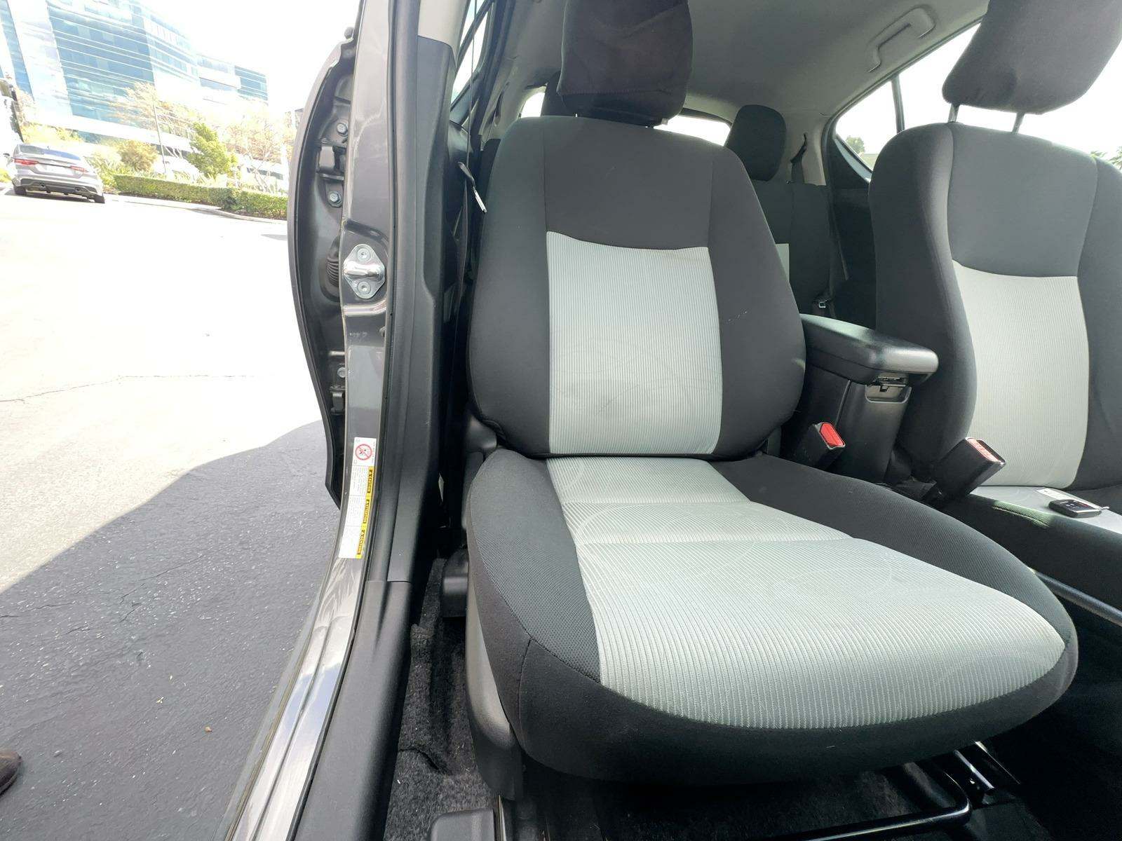 2016 Toyota Prius c Three FWD