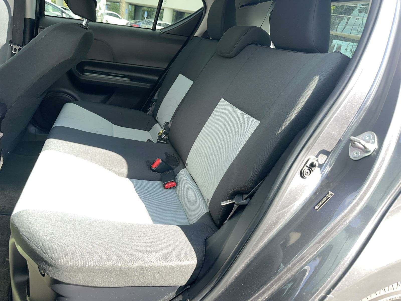 2016 Toyota Prius c Three FWD