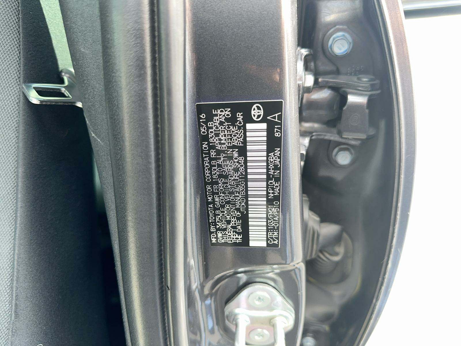 2016 Toyota Prius c Three FWD