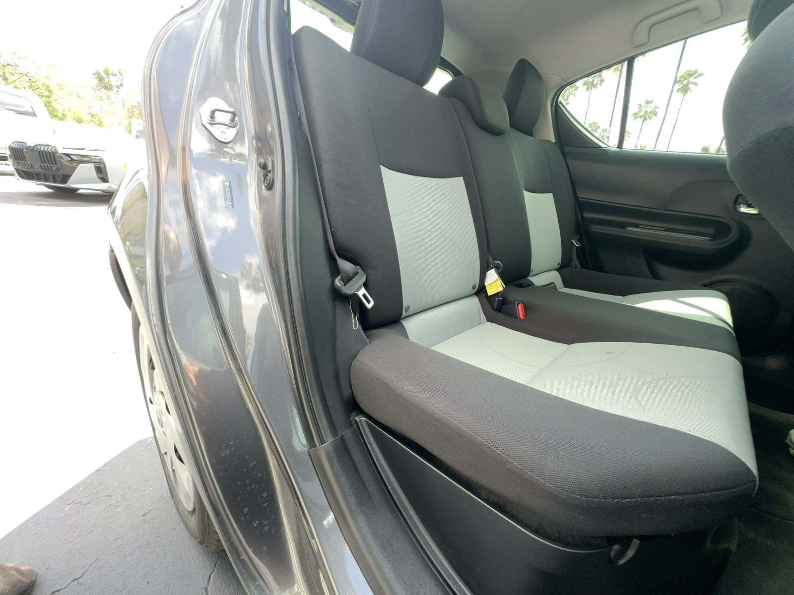 2016 Toyota Prius c Three FWD