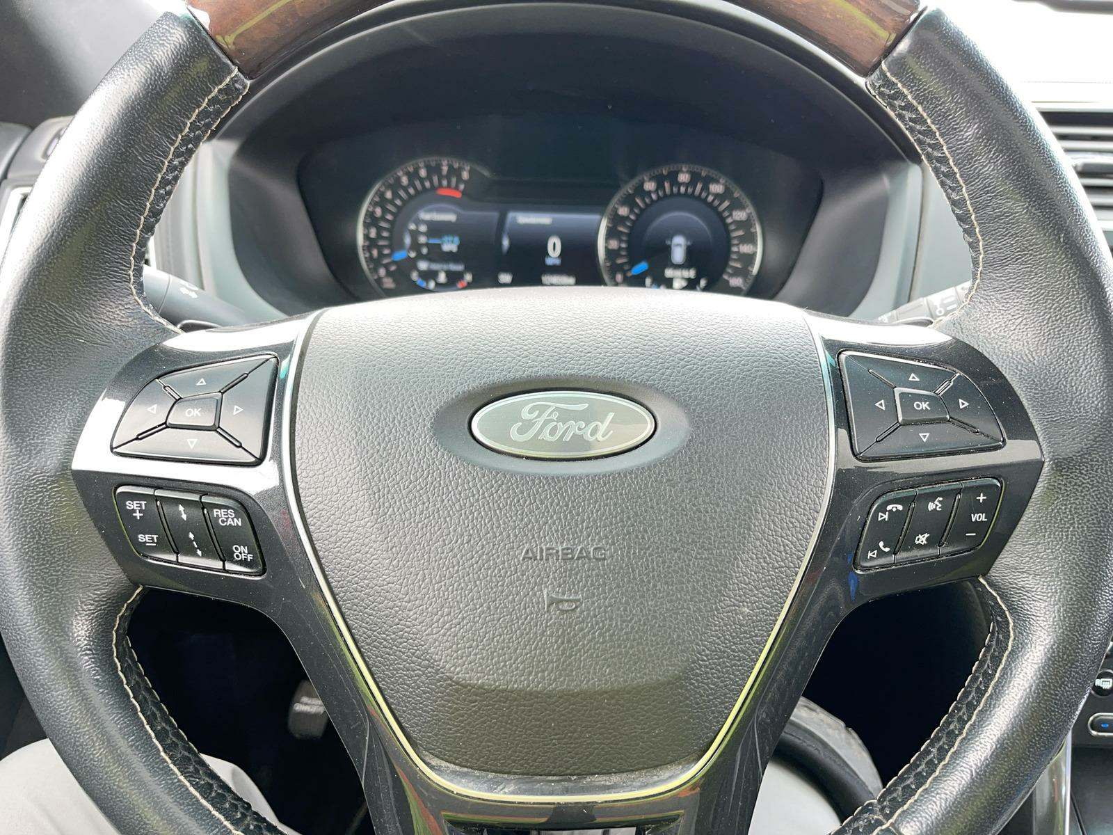 2017 Ford Explorer Platinum AWD