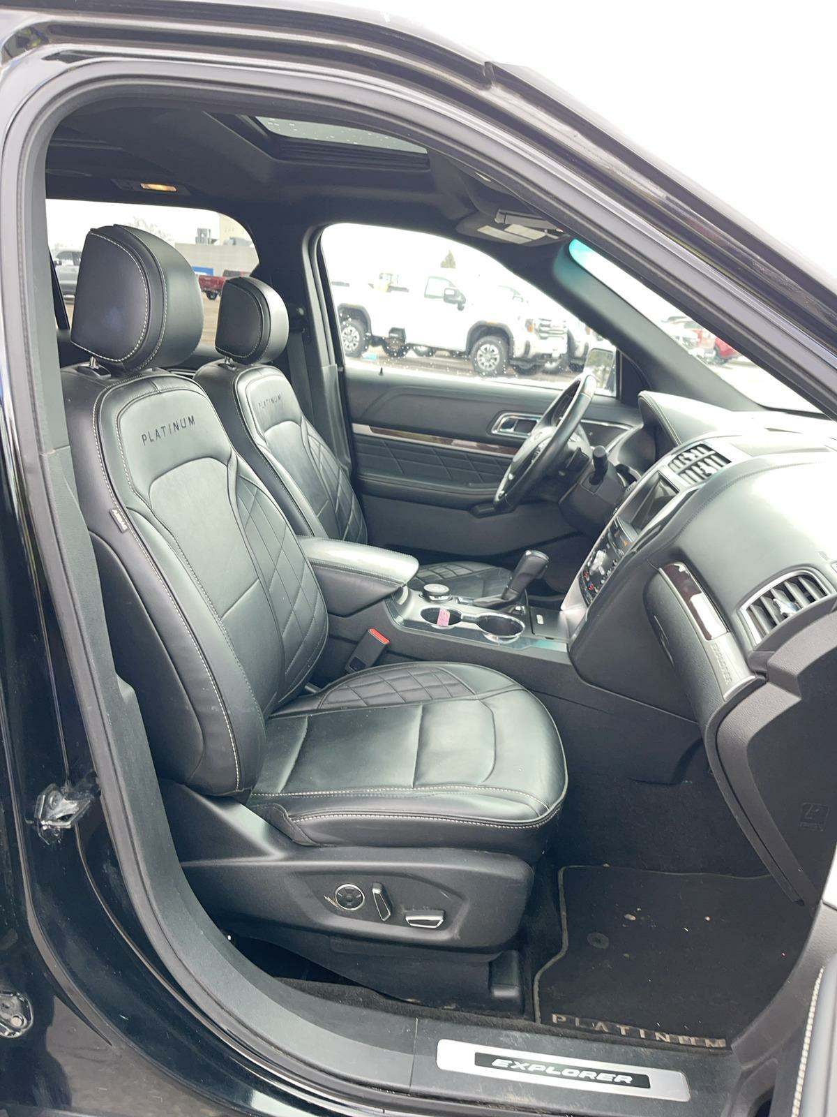 2017 Ford Explorer Platinum AWD