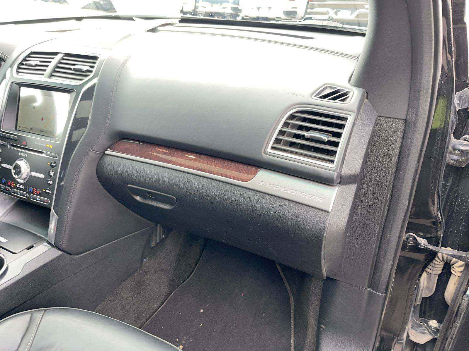 2017 Ford Explorer Platinum AWD