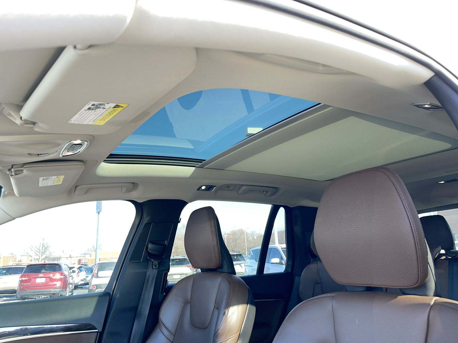 2019 Volvo XC90 Momentum AWD