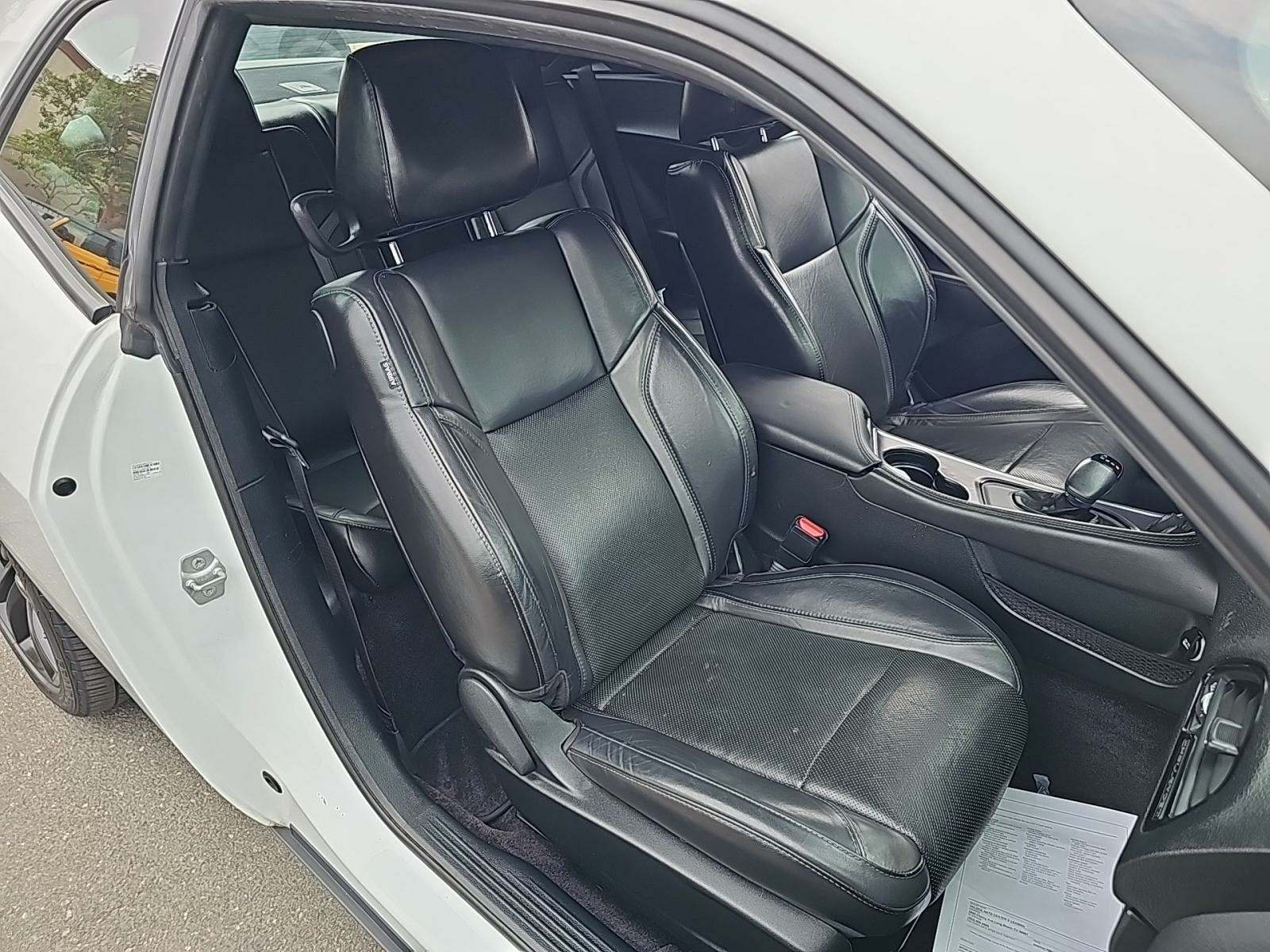 2018 Dodge Challenger R/T Plus RWD