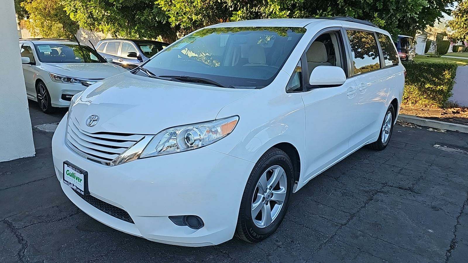 2015 Toyota Sienna LE 8-Passenger 119.3