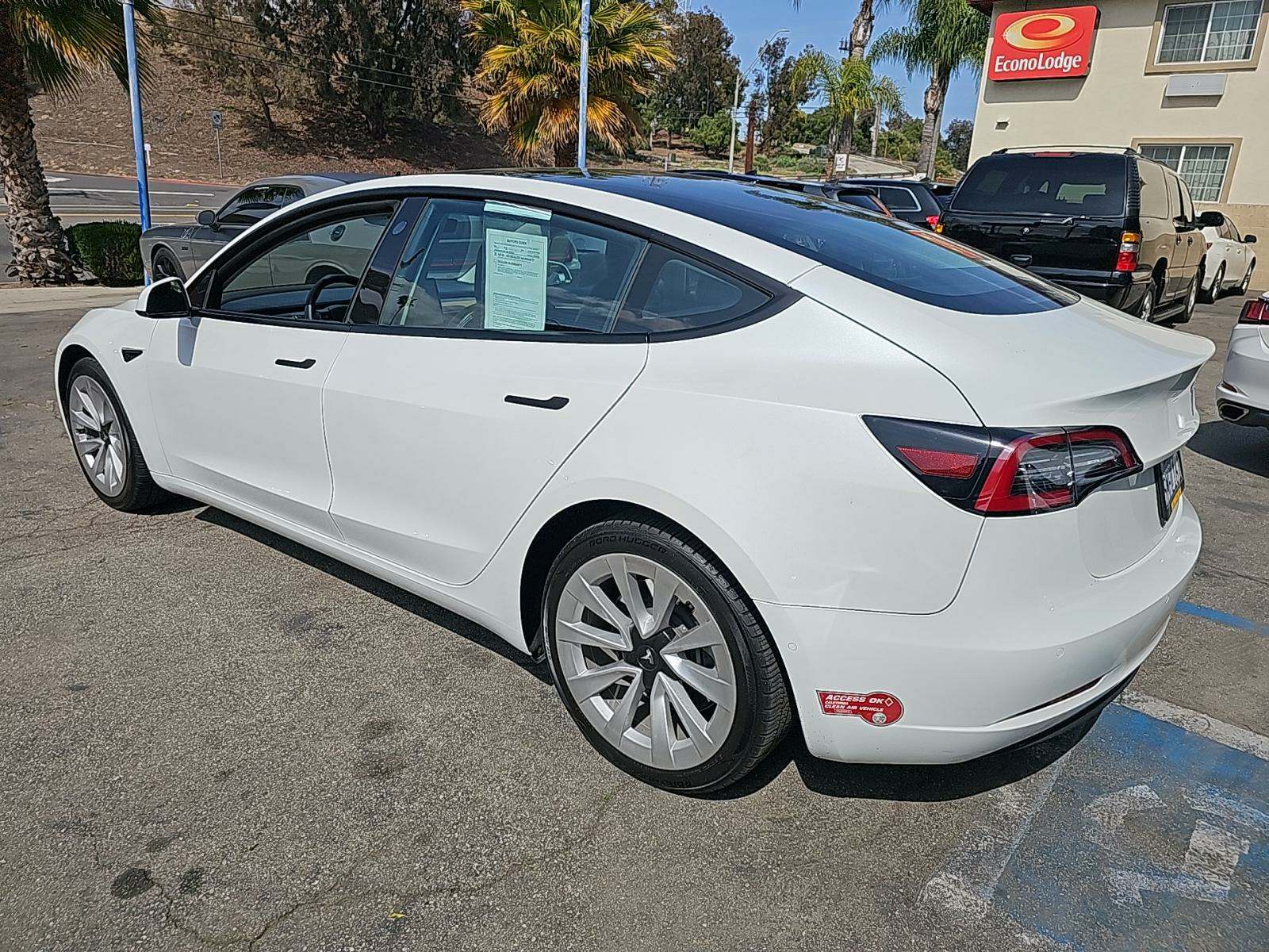 2022 Tesla Model 3 Standard Range RWD