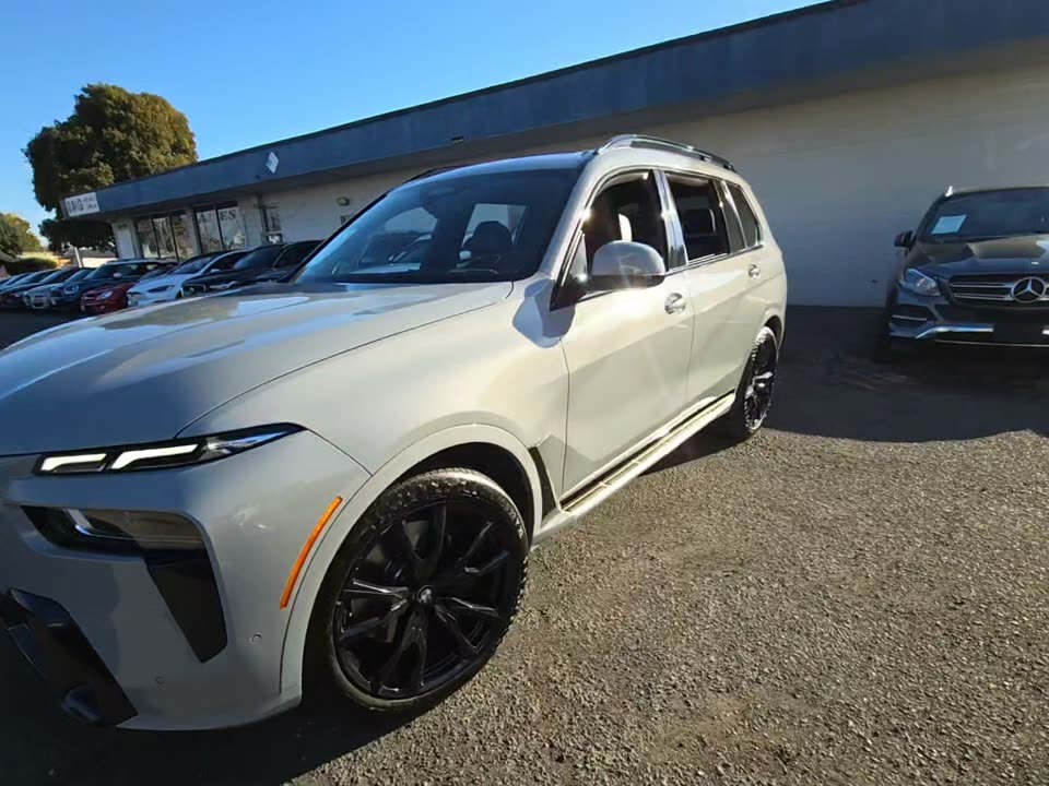 2023 BMW X7 xDrive40i AWD