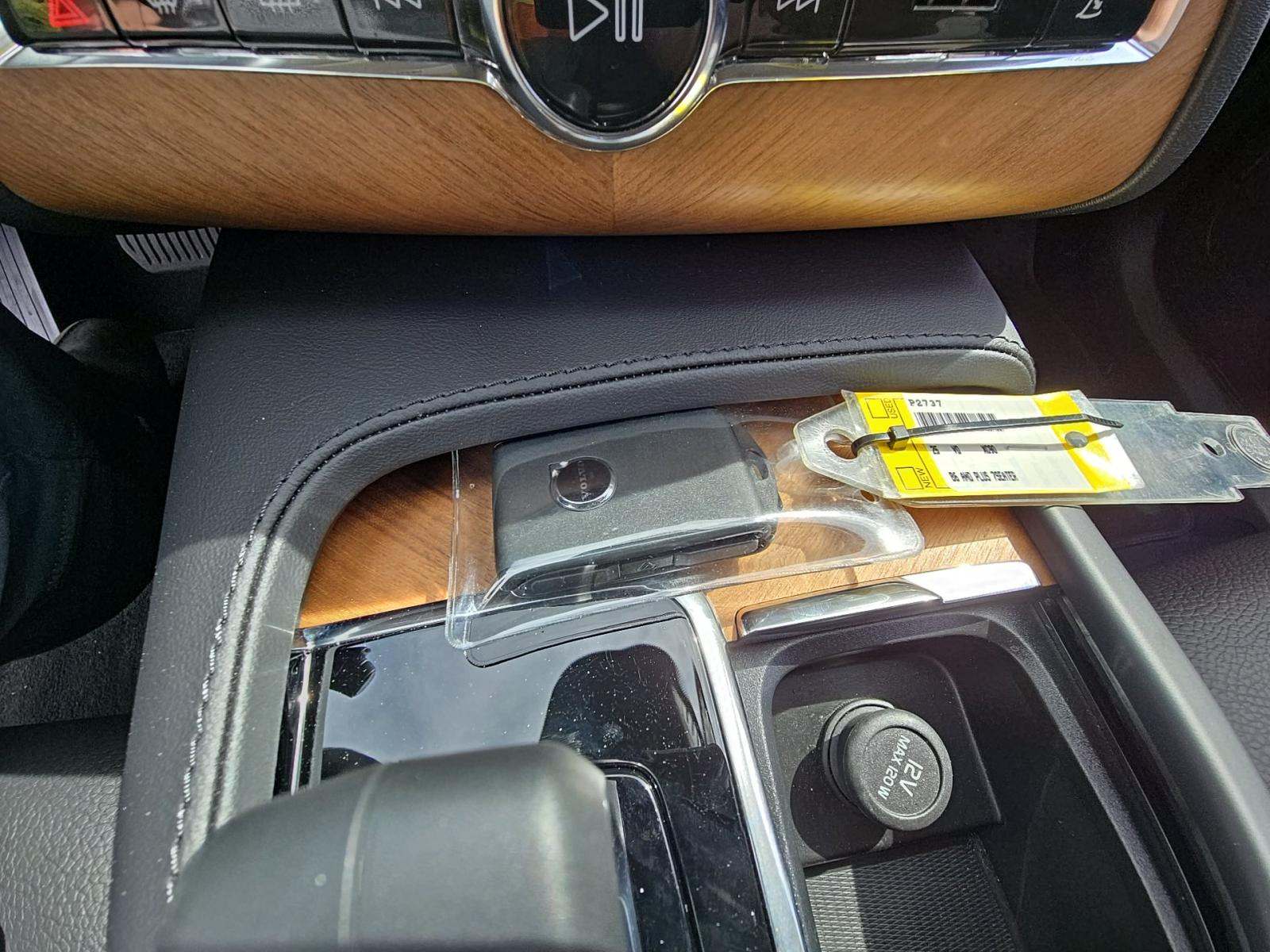 2025 Volvo XC90 B6 Ultra AWD