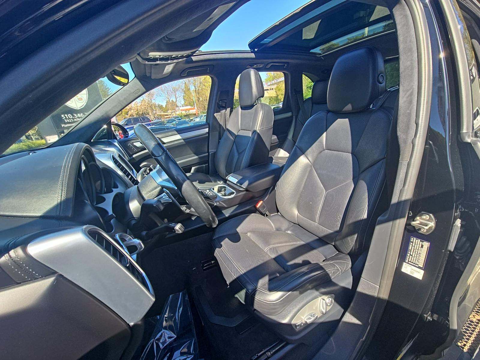 2016 Porsche Cayenne Turbo AWD