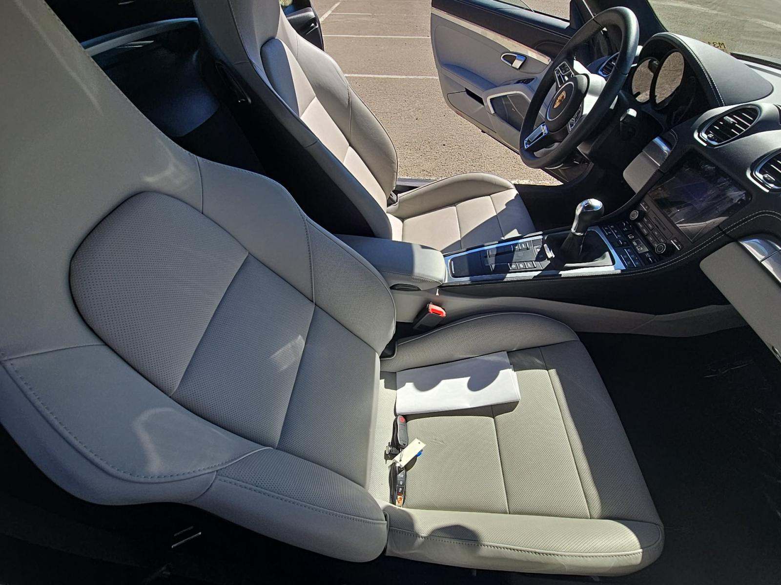 2024 Porsche 718 Cayman S RWD