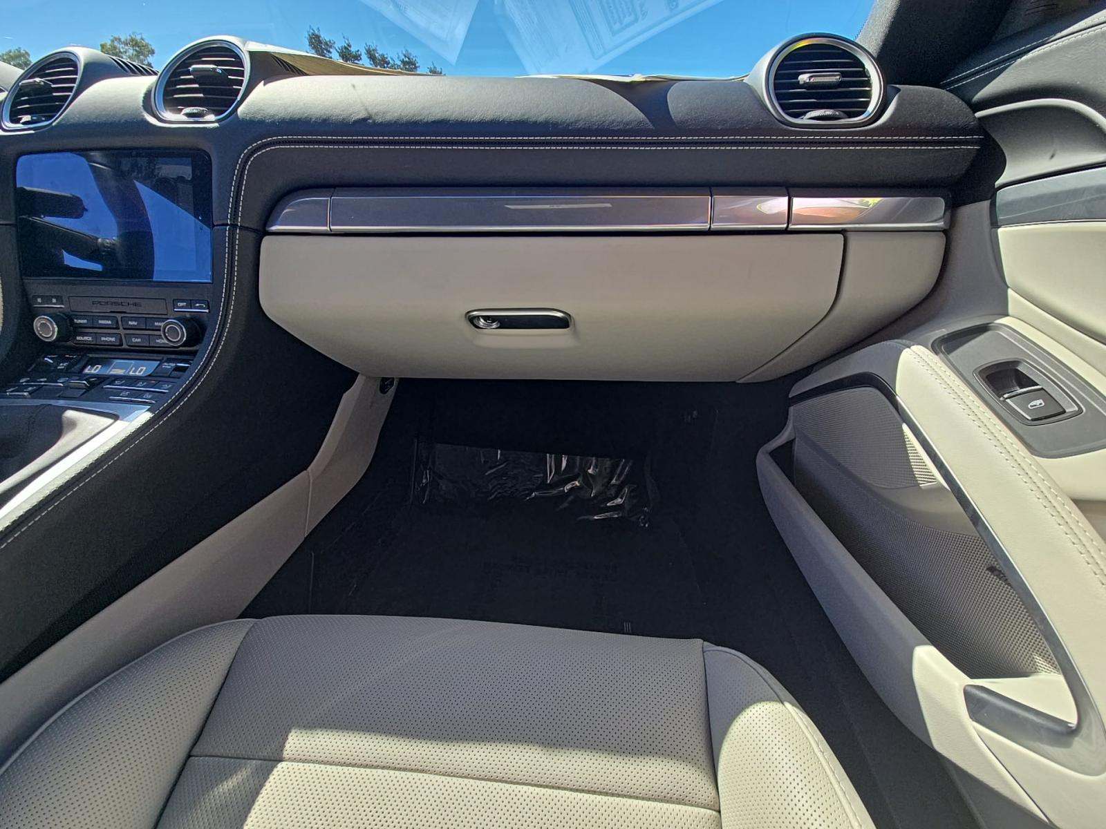 2024 Porsche 718 Cayman S RWD