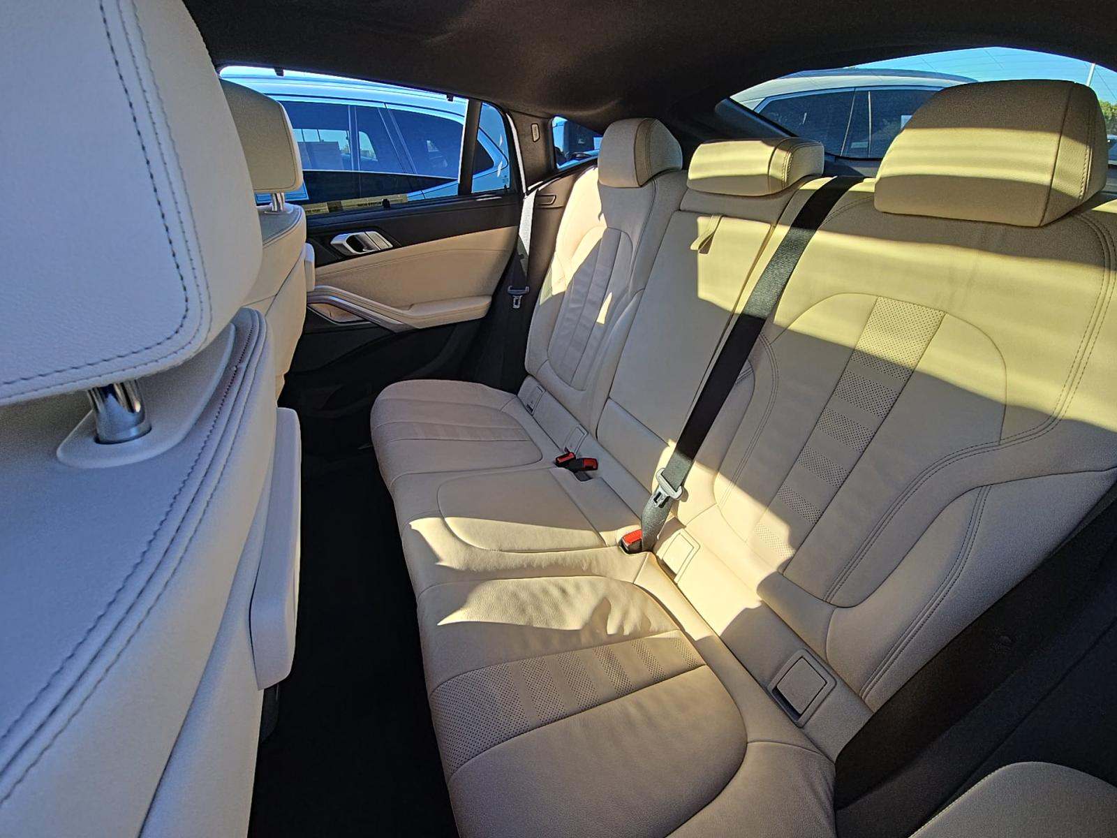 2022 BMW X6 M50i AWD