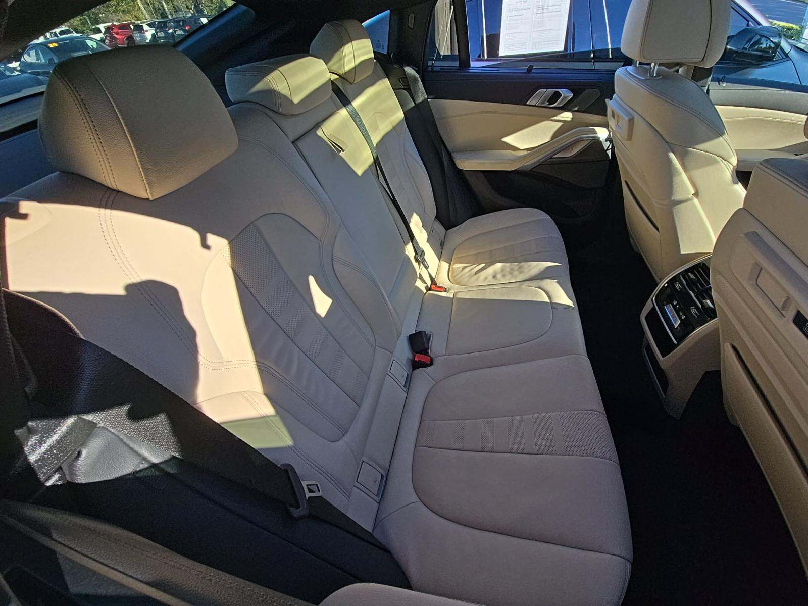 2022 BMW X6 M50i AWD